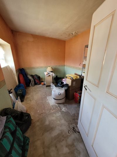 Image No.18-3 Bed House for sale