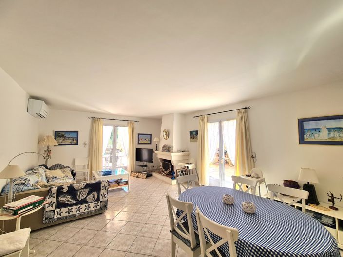 Image No.16-7 Bed Property for sale