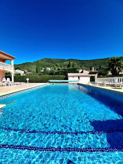 Image No.2-7 Bed Property for sale