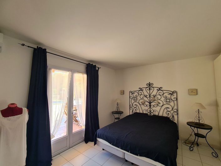 Image No.22-7 Bed Property for sale