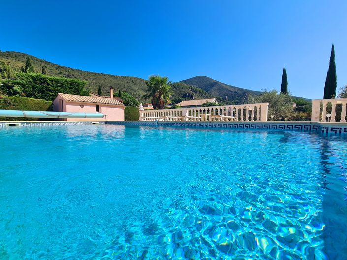 Image No.3-7 Bed Property for sale