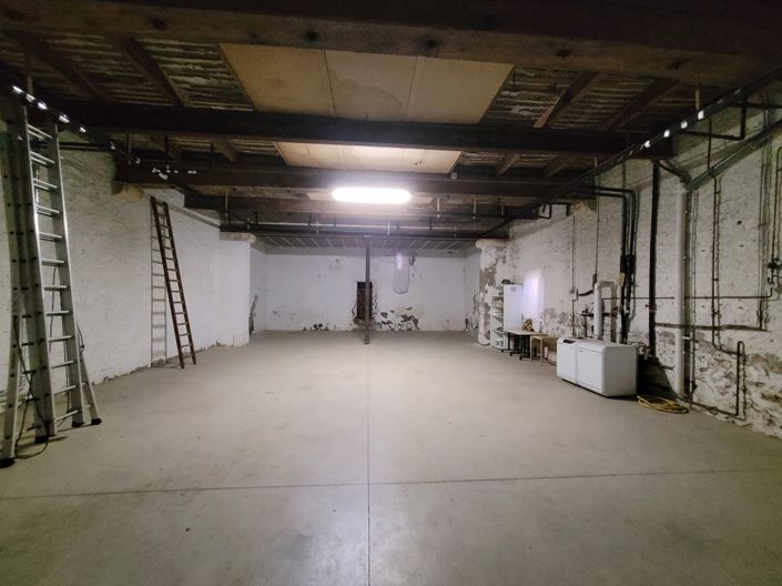 Image No.21-5 Bed House for sale