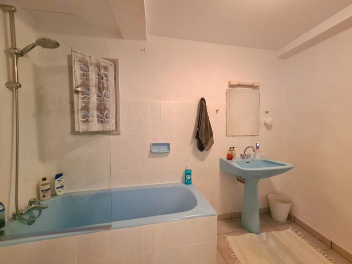 Image No.20-3 Bed House for sale