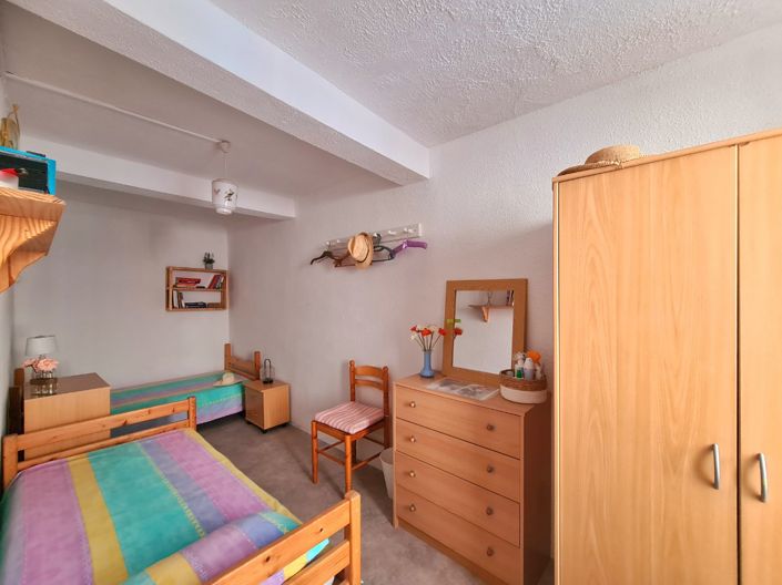 Image No.19-3 Bed House for sale