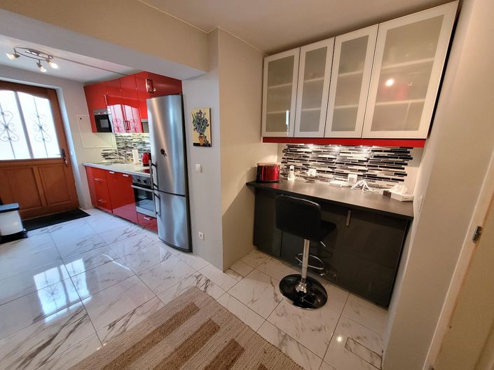 Image No.10-2 Bed House for sale