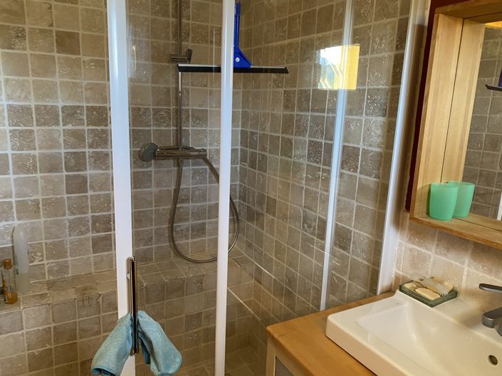 Image No.22-5 Bed Property for sale