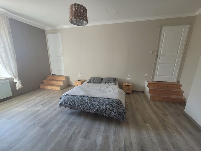 Image No.11-3 Bed House for sale