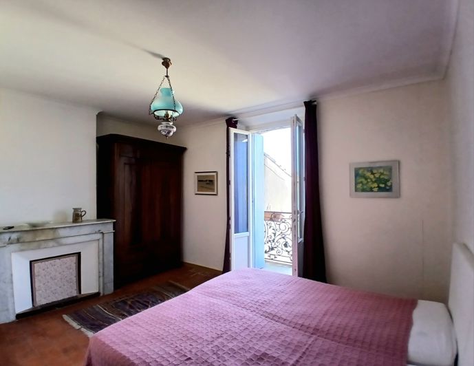 Image No.21-6 Bed House for sale