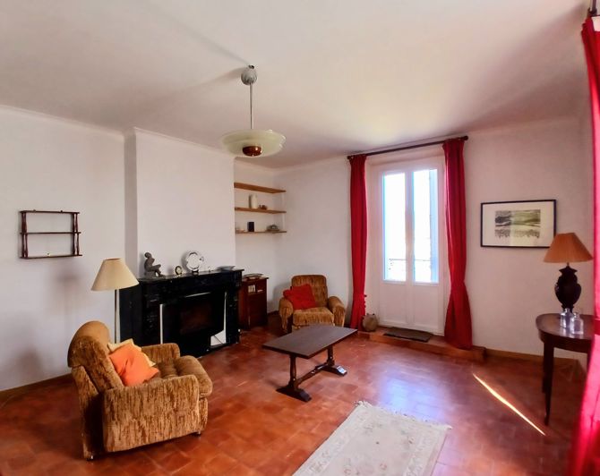 Image No.24-6 Bed House for sale