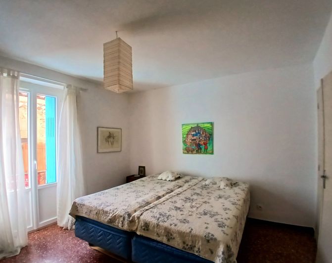 Image No.28-6 Bed House for sale