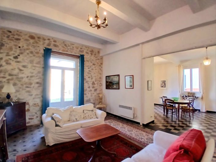 Image No.10-6 Bed House for sale