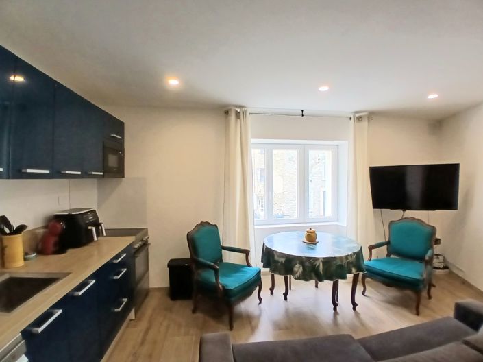 Image No.10-1 Bed House for sale