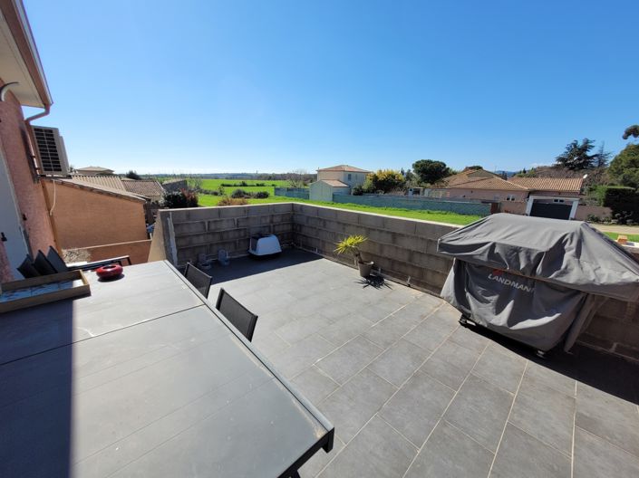 Image No.8-5 Bed Property for sale