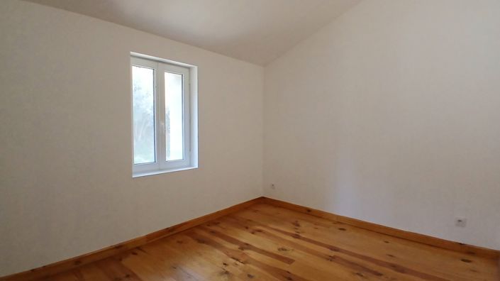 Image No.21-3 Bed House for sale