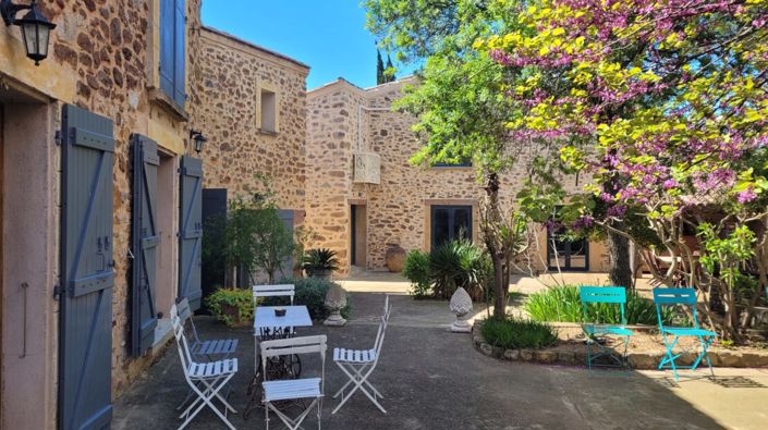Image No.1-8 Bed House for sale