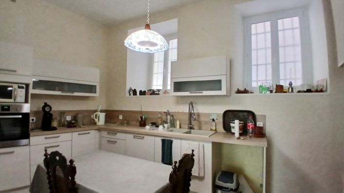 Image No.10-10 Bed House for sale