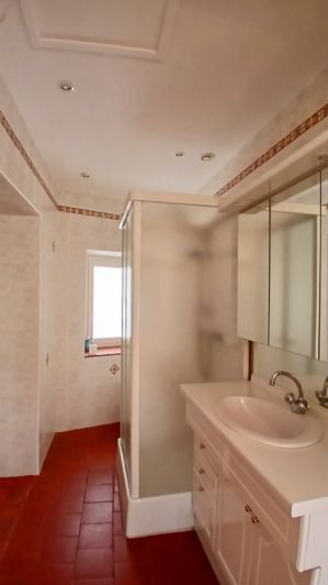 Image No.18-10 Bed House for sale