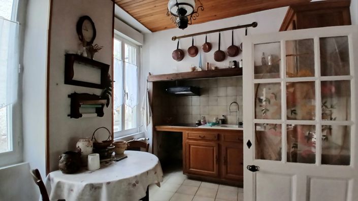 Image No.23-10 Bed House for sale