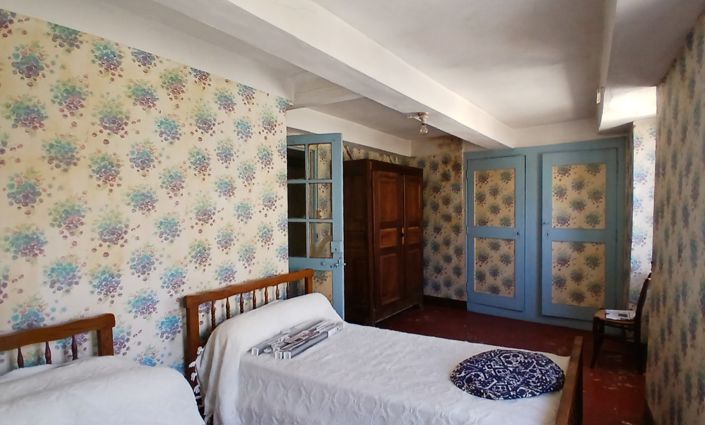 Image No.24-10 Bed House for sale