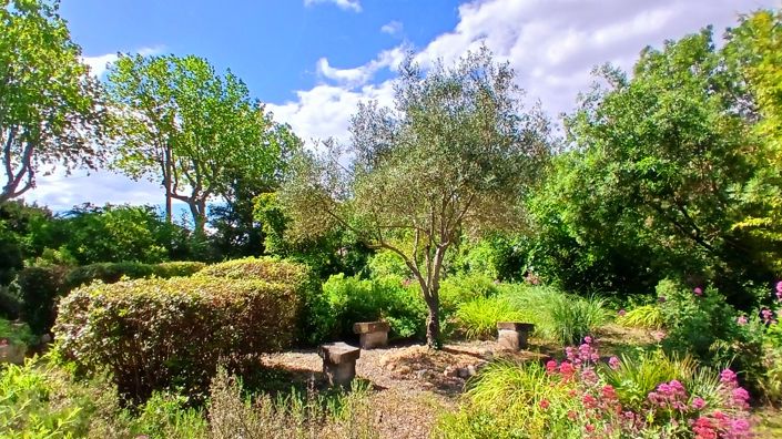 Image No.11-6 Bed Property for sale