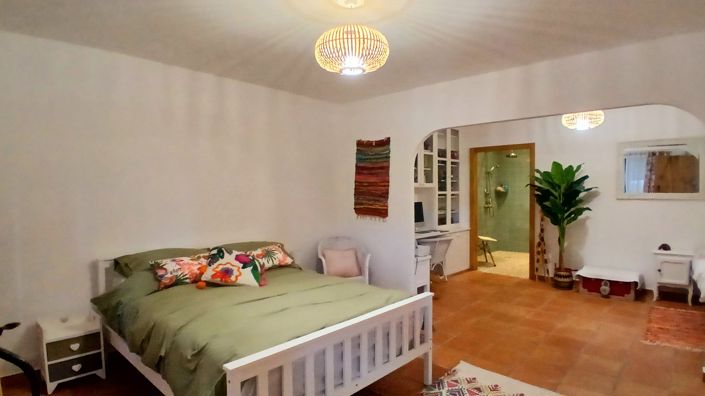 Image No.27-6 Bed Property for sale