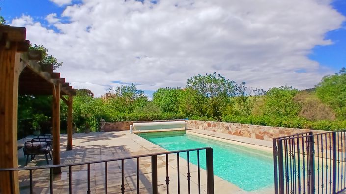 Image No.5-6 Bed Property for sale