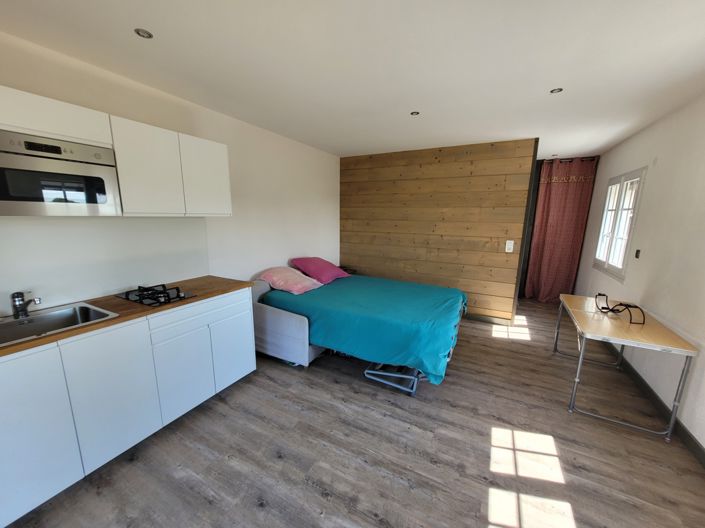 Image No.17-5 Bed Property for sale