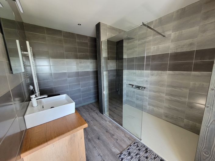 Image No.14-5 Bed Property for sale