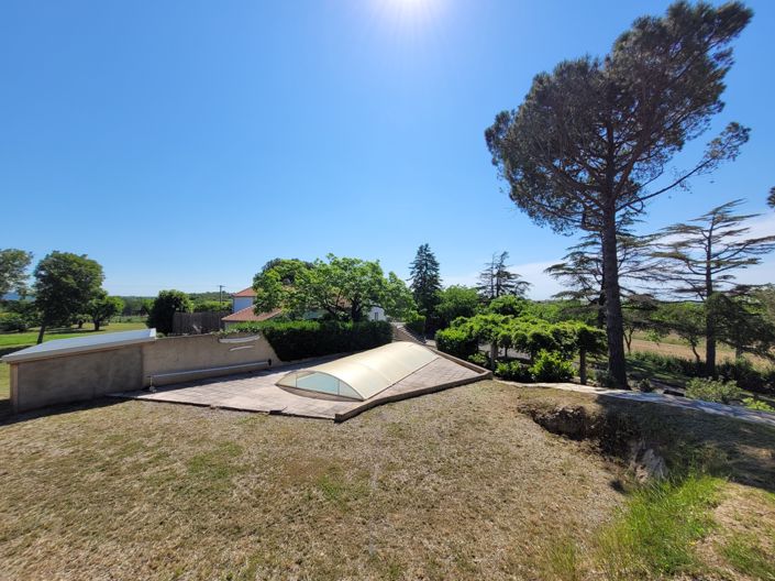 Image No.2-5 Bed Property for sale