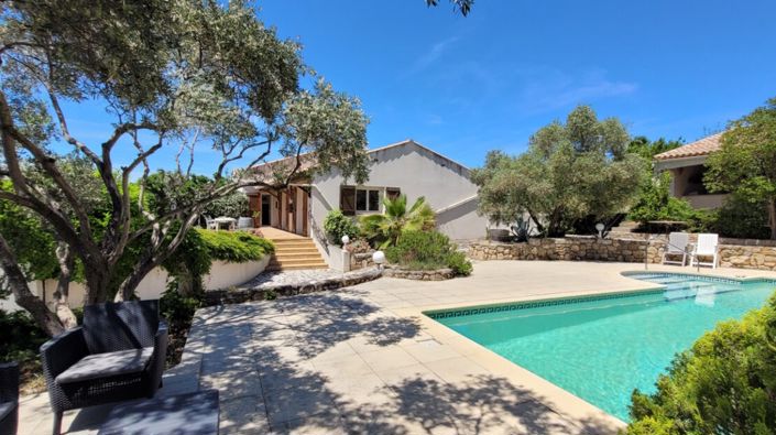 Image No.1-4 Bed Property for sale