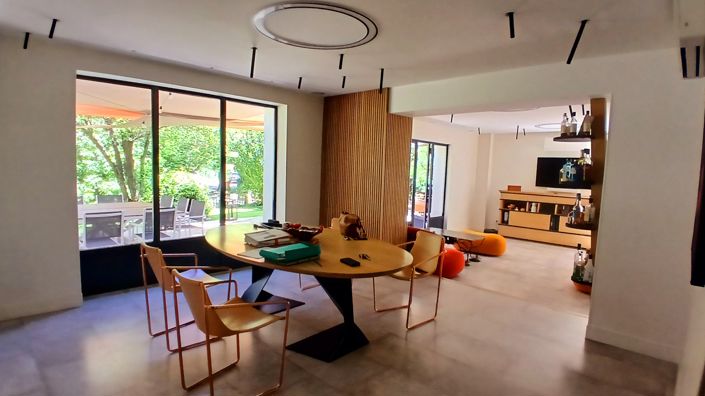 Image No.18-5 Bed House for sale