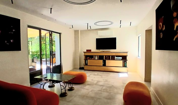 Image No.16-5 Bed House for sale