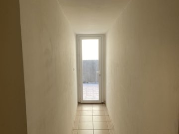 aut195000ek-rotated