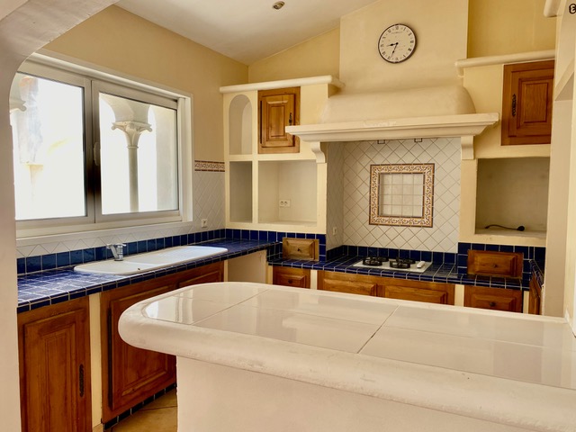 Image No.8-3 Bed Property for sale