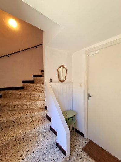 Image No.8-2 Bed House for sale