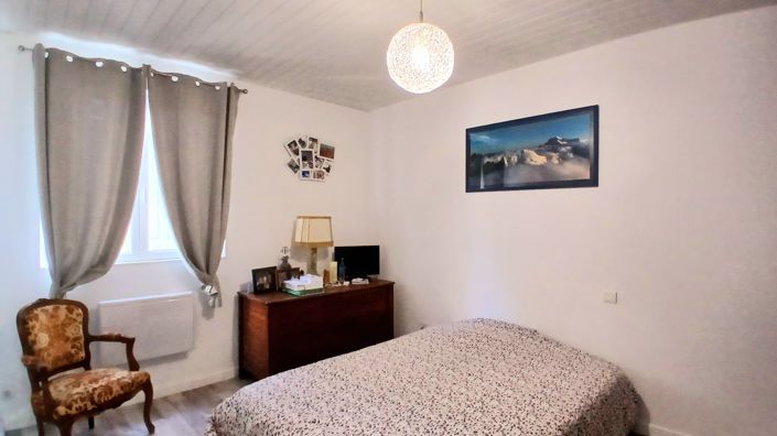 Image No.12-3 Bed Barn for sale