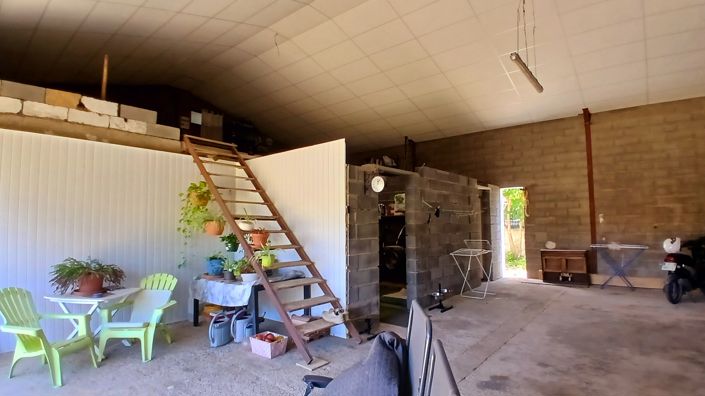 Image No.20-3 Bed Barn for sale