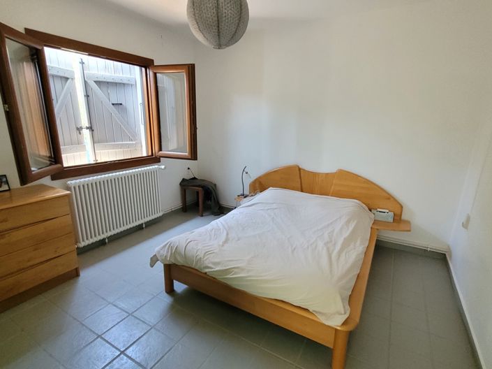 Image No.9-3 Bed Property for sale