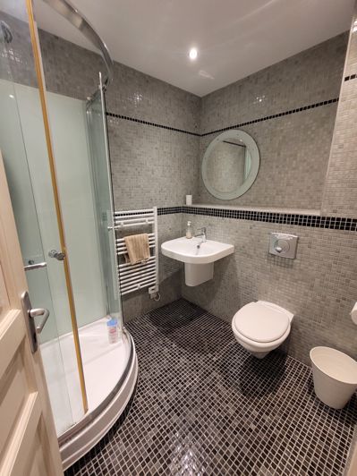 Image No.18-4 Bed House for sale