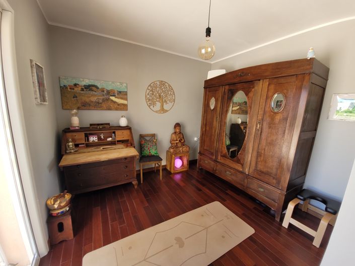 Image No.10-4 Bed Property for sale