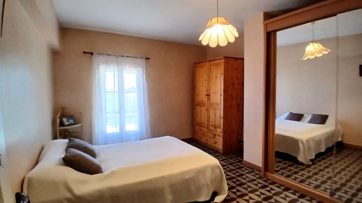 Image No.19-5 Bed House for sale