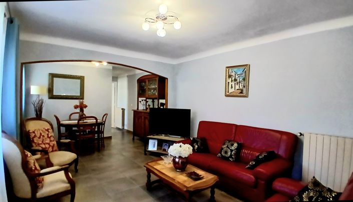 Image No.9-5 Bed House for sale