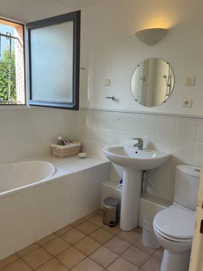 Image No.15-4 Bed Property for sale