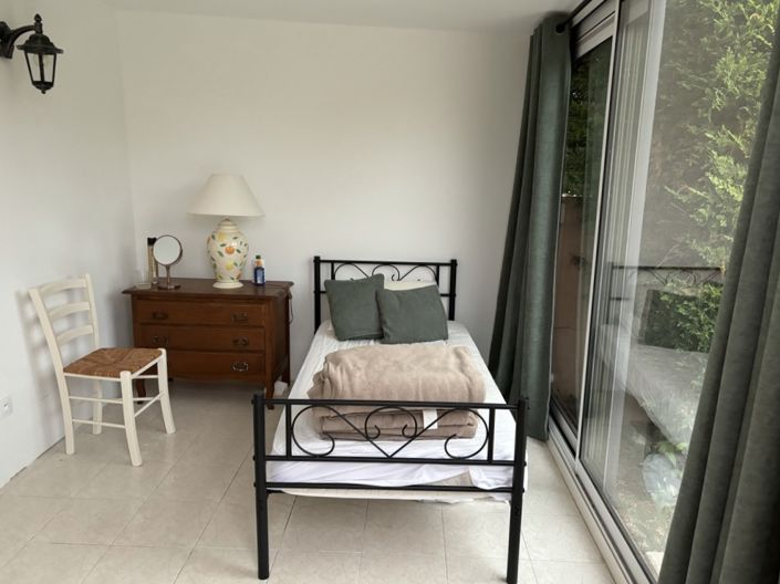 Image No.17-4 Bed Property for sale