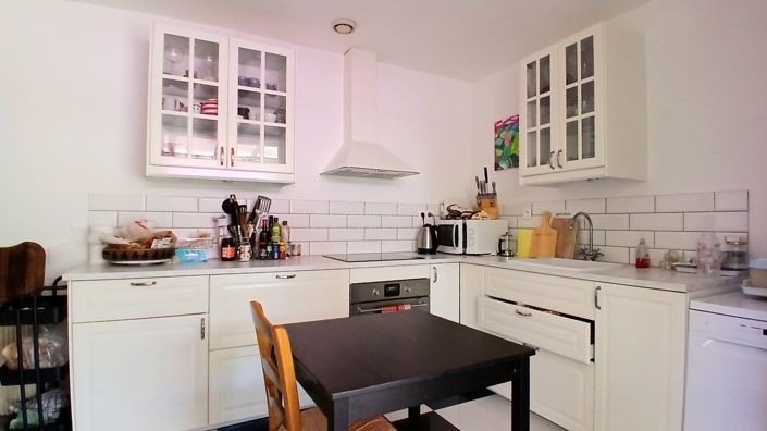 Image No.20-4 Bed Property for sale