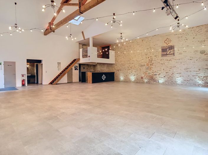 Image No.18-5 Bed Commercial for sale