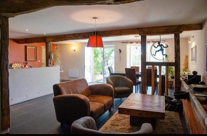 Image No.27-5 Bed Commercial for sale