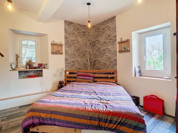 Image No.31-5 Bed Commercial for sale