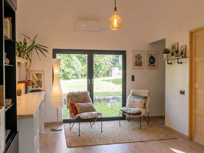 Image No.37-5 Bed Commercial for sale