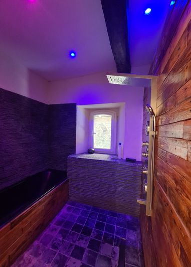 Image No.37-5 Bed Commercial for sale